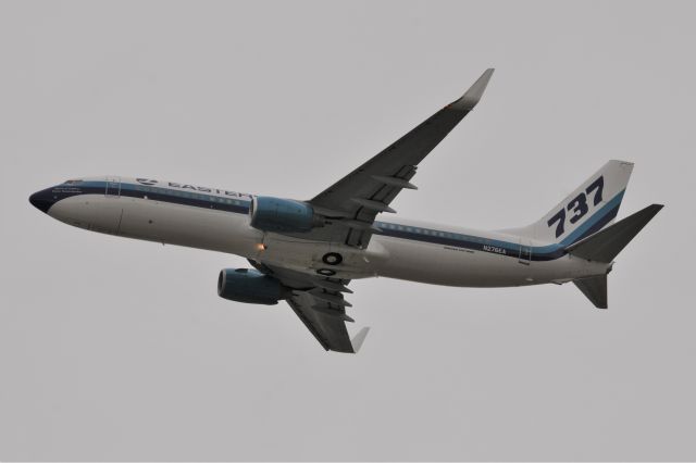 Boeing 737-800 (N276EA)