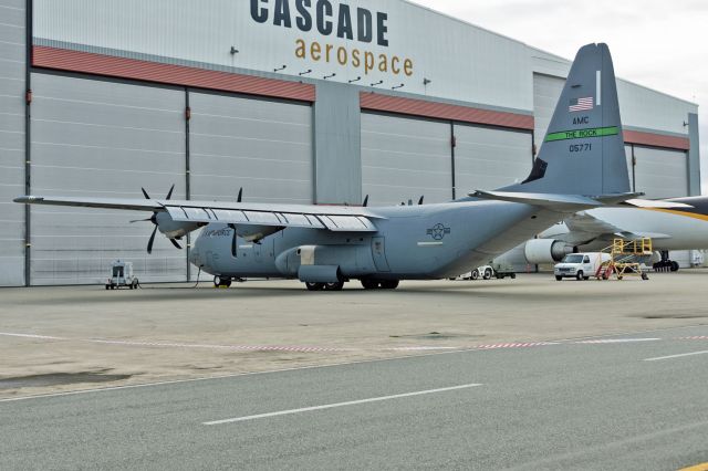 Lockheed C-130 Hercules (10-5771)