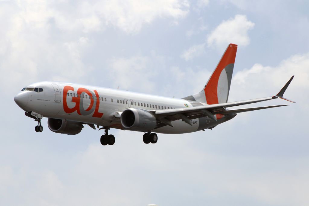 Boeing 737-700 (PS-GPC)