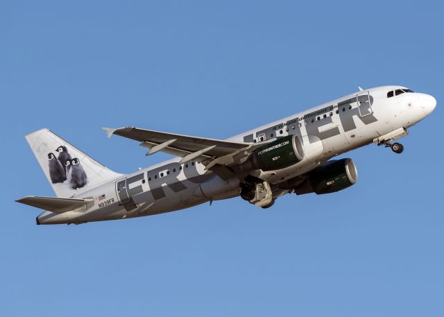 Airbus A319 (N939FR)