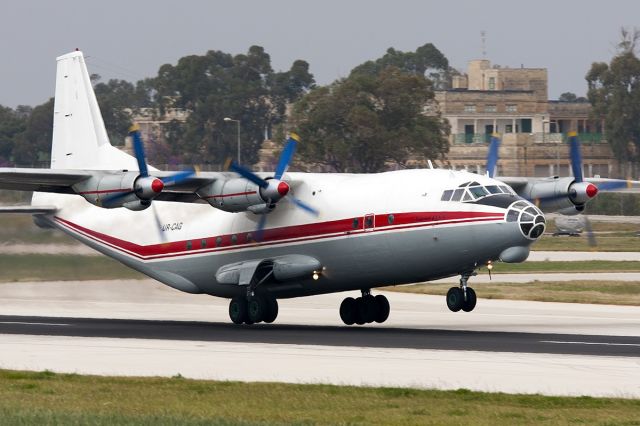 Antonov An-12 (UR-CAG)