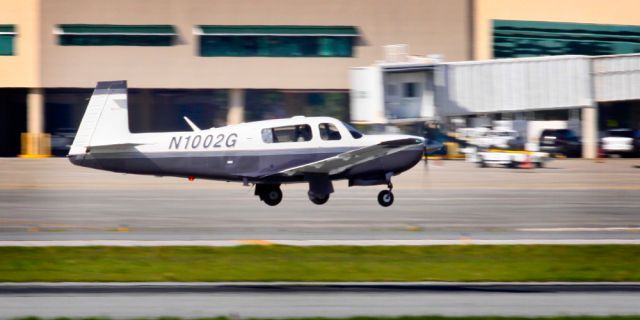 Mooney M-20 Turbo (N1002G)