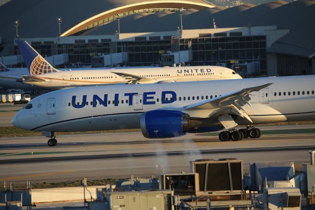 Boeing 787-9 Dreamliner (N29975)