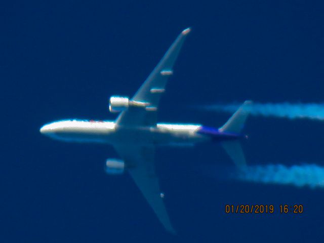 BOEING 777-200LR (N886FD)