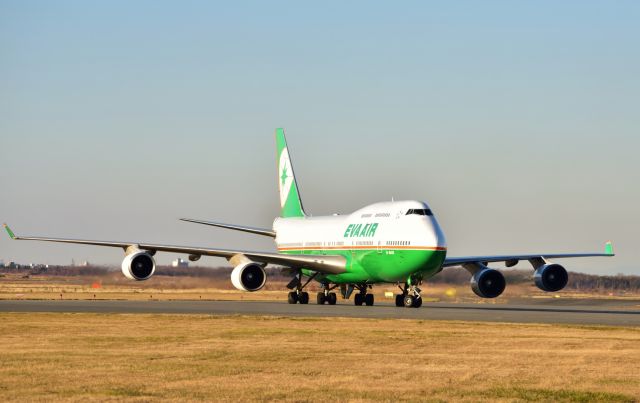 Boeing 747-400 (B-16410)