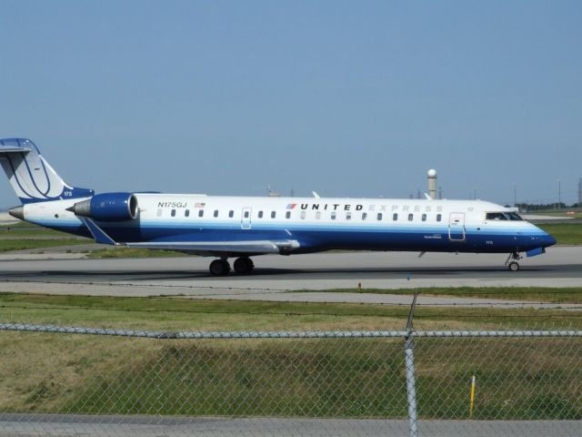 Canadair Regional Jet CRJ-700 (N175GJ) - Heading to KIAD