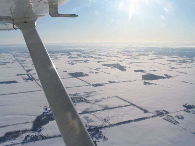 Cessna Skyhawk (C-GZHN) - Inflight from CYXD to CYBW