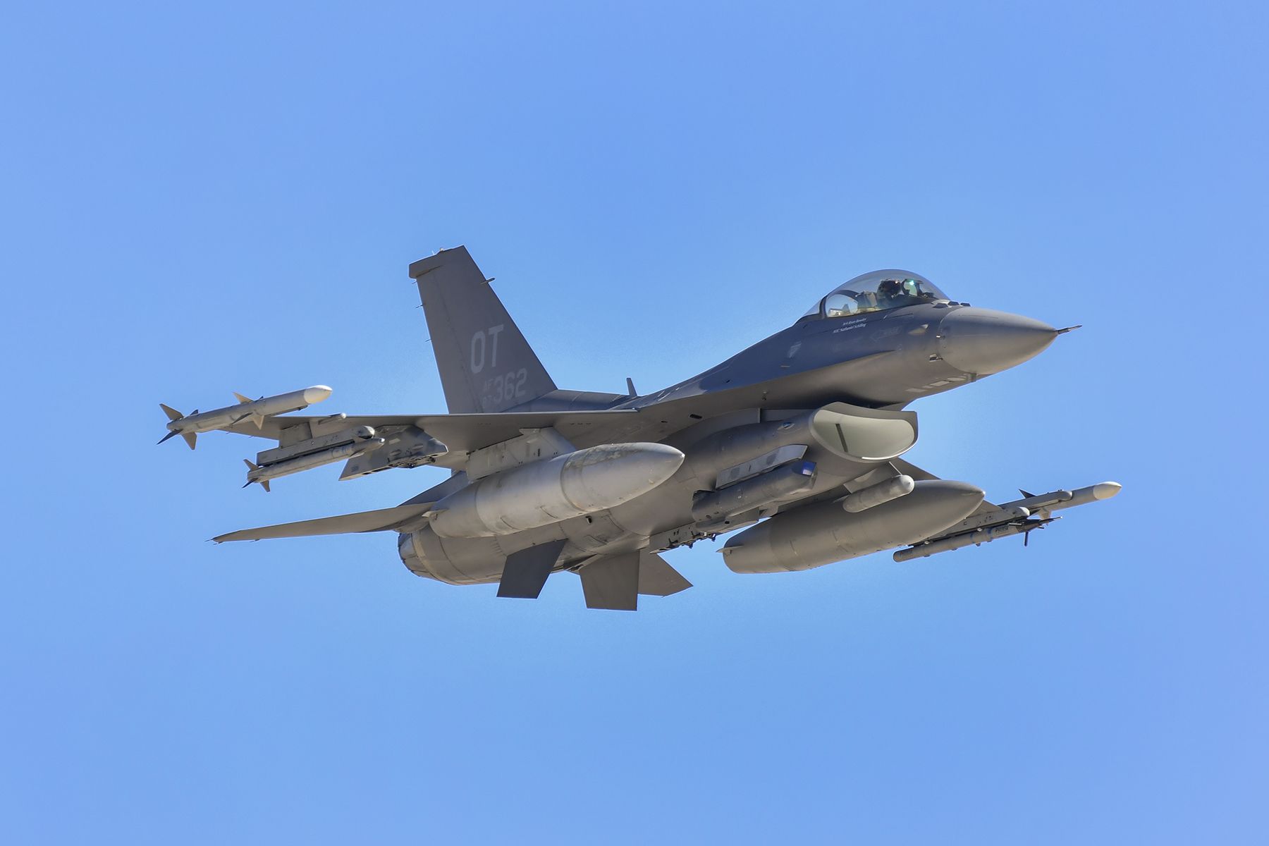 AFR87362 — - USAF F-16C during a flight demonstration at Nellis Air Force Base Aviation Nation 2019.