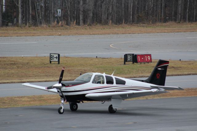 Beechcraft Bonanza (33) (N7218S)