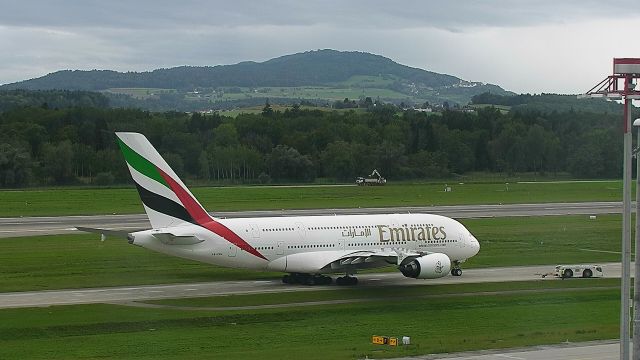 Airbus A380-800 (A6-EUA) - taxing to RWY16