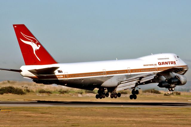 Airbus A330-200 (VH-EBM) - QANTAS - BOEING 747-238B - REG : VH-EBM (CN 21352/310) - KINGSFORD SMITH SYDNEY NSW. AUSTRALIA - YSSY 28/6/1988 35MM SLIDE CONVERSION USING A LIGHTBOX AND A NIKON L810 DIGITAL CAMERA IN THE MACRO MODE.