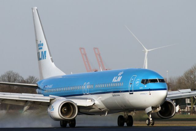 Boeing 737-700 (PH-BXF)
