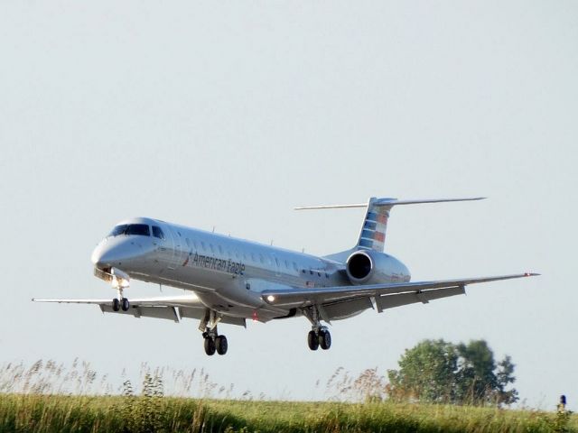 Embraer ERJ-145 (N625AE)