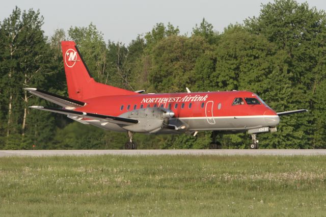 Saab 340 (N434XJ) - May 28, 2007 - morning departure from London Airport