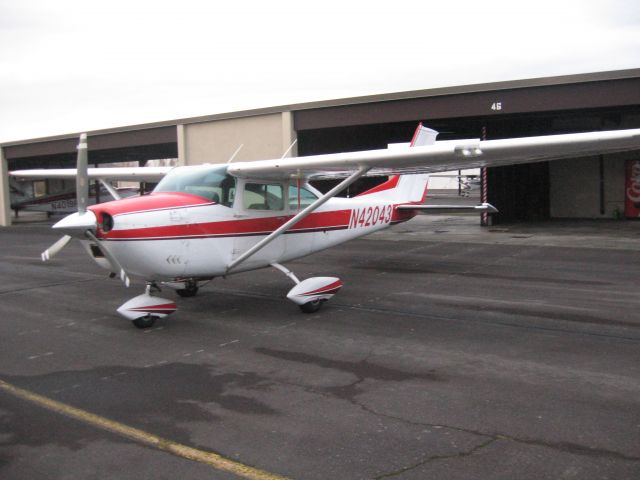 Cessna Skylane (N42043)