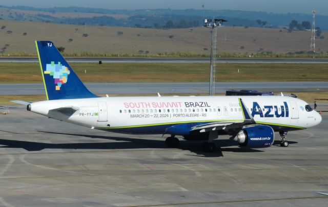 Airbus A320 (PR-YYJ)