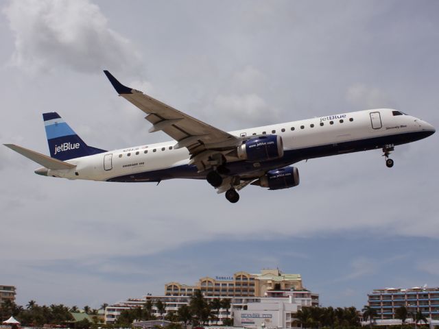 Embraer ERJ-190 —