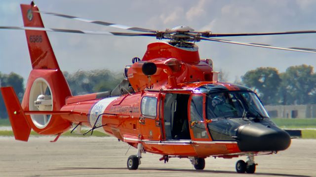 VOUGHT SA-366 Panther 800 (C6586) - 6586, of USCG Air Station Miami, getting ready to depart KHUF on its way back to home after spending the summer in Chicago. br /br /This aircraft is an Aérospatiale MH-65E Dolphin, SN 6285, owned/operated by the United States Coast Guard. br /br /9/7/22