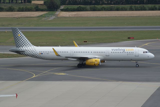 Airbus A321 (EC-MRF) - Vueling Airlines A321-231 cn7714 23 jun 2018