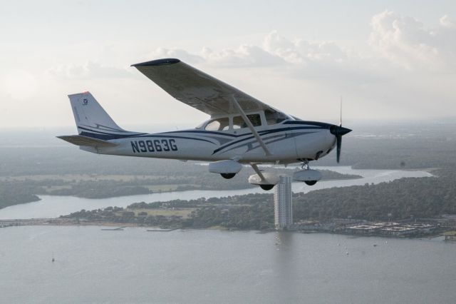 Cessna Skyhawk (N9863G)