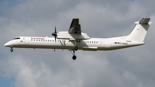 de Havilland Dash 8-400 (D-ABQO)