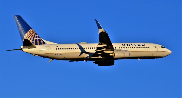 Boeing 737-800 (N26232)