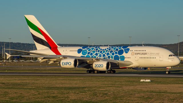 Airbus A380-800 (A6-EOC)