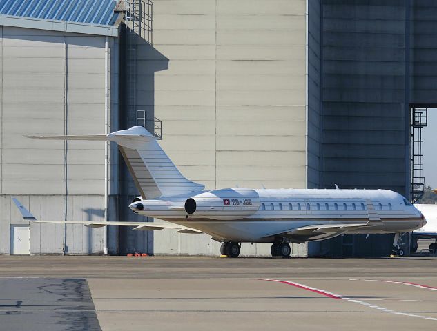 Bombardier Global Express (HB-JGE) - I take a picture on Mar 9, 2017.