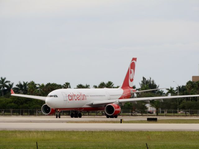 Airbus A330-200 (D-ALPJ)