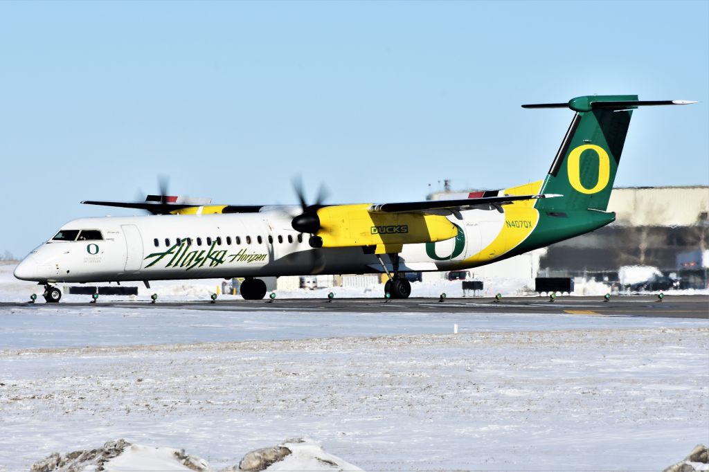 de Havilland Dash 8-400 (N407QX) - Alaska Horizon Bombardier Dash 8 Q400 departing YYC on Mar 5.