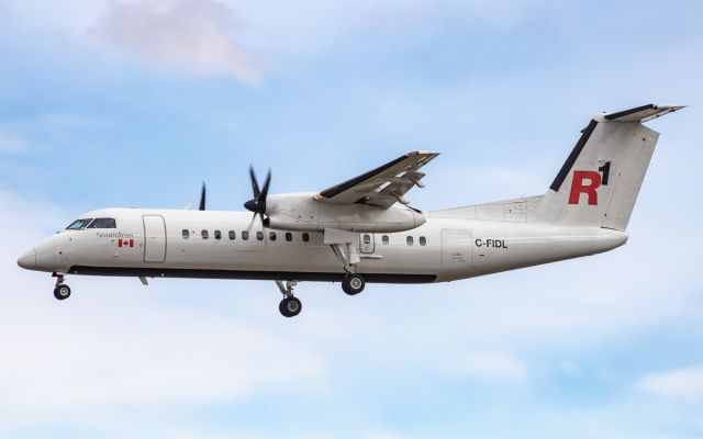 de Havilland Dash 8-300 (C-FIDL)