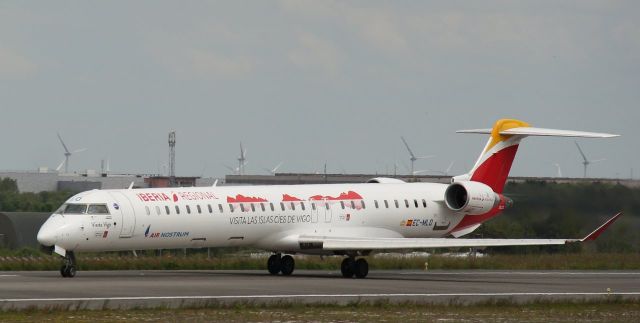 Canadair Regional Jet CRJ-100 (EC-MLO)