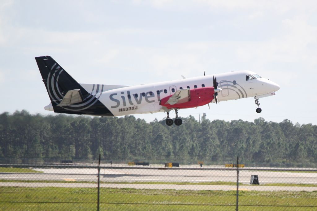 Saab 340 (N433XJ) - Silver Flight 56 (N433XJ) departs Southwest Florida International Airport enroute to Key West International Airport