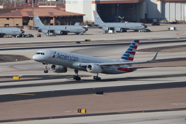 Boeing 757-200 (N939UW)