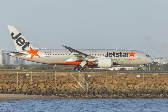 Boeing 787-8 (VH-VKH) - Jetstar Airways (VH-VKH) Boeing 787-8 Dreamliner at Sydney Airport.