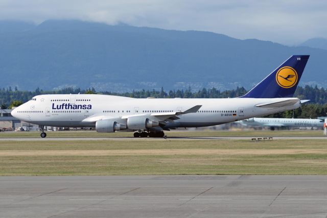 Boeing 747-400 (D-ABVR)