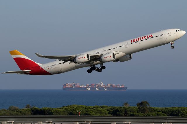 Airbus A340-600 (EC-LEV)