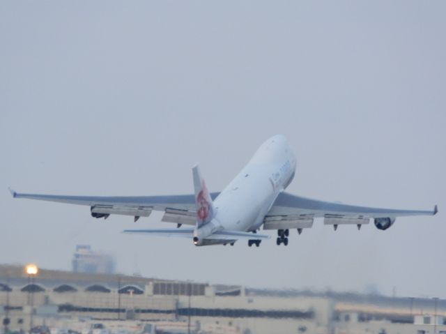 Boeing 747-400 (B-18723)