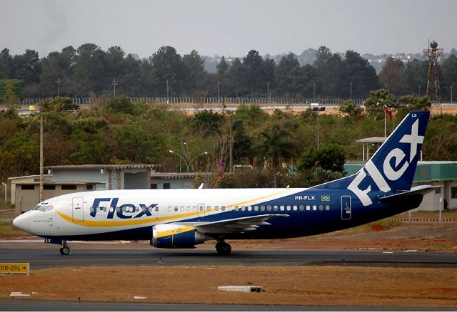 Boeing 737-700 (PR-FLX)