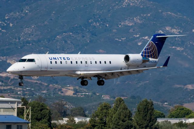 Canadair Regional Jet CRJ-200 (N962SW) - Hovering over the numbers arrives the Los Angeles flight