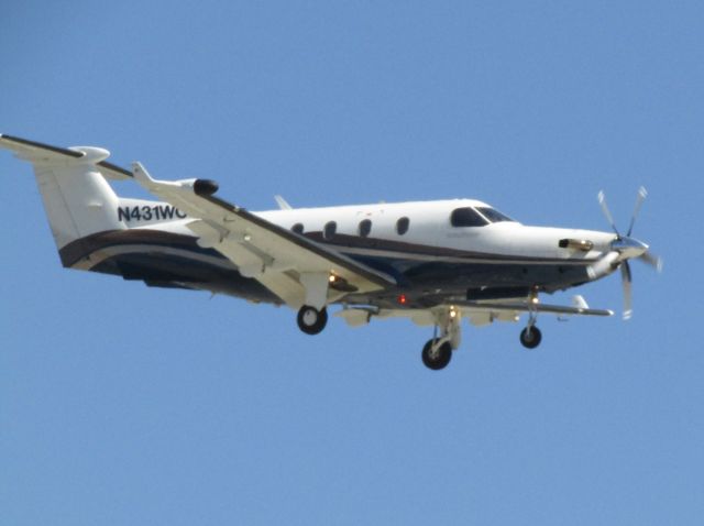 Pilatus PC-12 (N431WC) - Landing RWY 20R