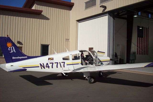 Piper Cherokee (N47717)