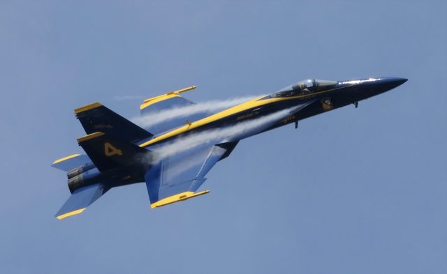 McDonnell Douglas FA-18 Hornet — - Blue Angels #4 Super Hornet at the Thunder over Buffalo Waterfront airshow!!!!