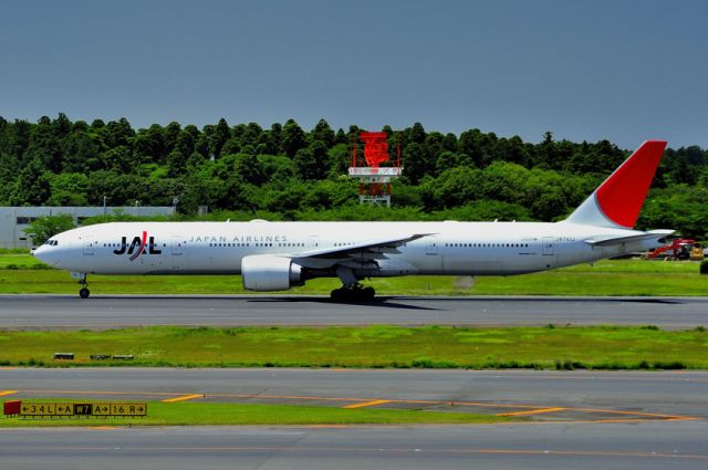 BOEING 777-300 (JA741J) - 2014 - Sun, the other livery: Dont know myself which one I prefer...