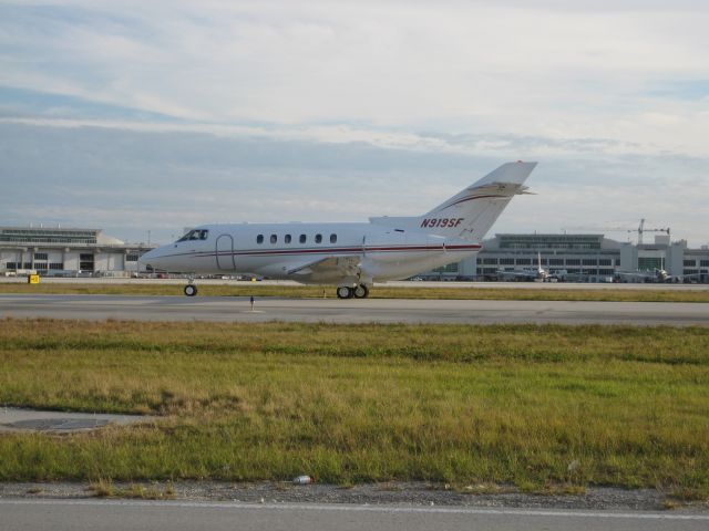 Hawker 800 (N919SF)