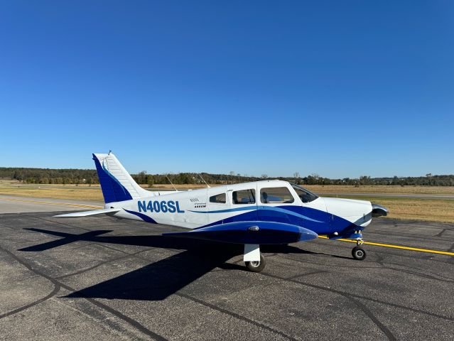 Piper Cherokee (N406SL)