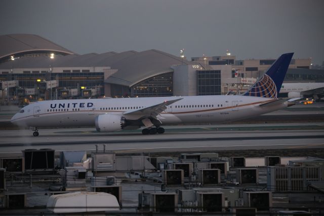 Boeing 787-9 Dreamliner (N27959)