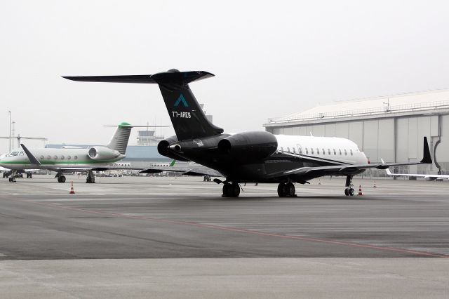 Bombardier Global 5000 (T7-ARES)