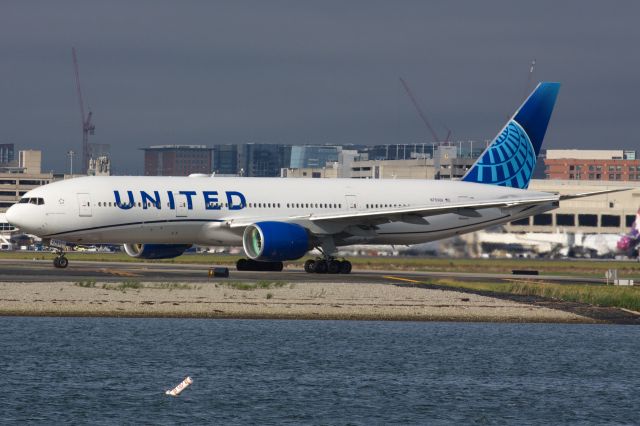 Boeing 777-200 (N793UA)