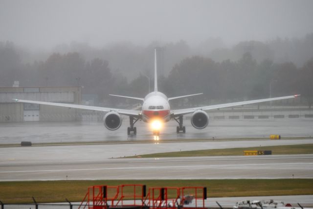 BOEING 777-200LR (B-2079) - Diversion from ORD 11-11-19